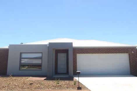 Property photo of 41 Gladeville Drive Eaglehawk VIC 3556
