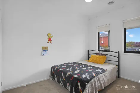 Property photo of 7 Cassinia Link Pakenham VIC 3810