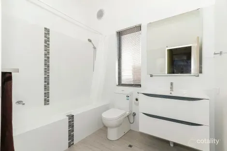 Property photo of 33 Rochester Drive Mindarie WA 6030
