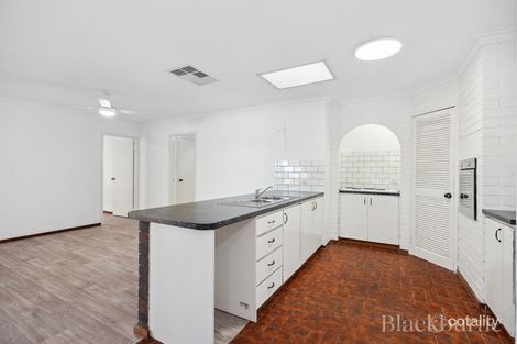 Property photo of 11 Bladon Way Swan View WA 6056