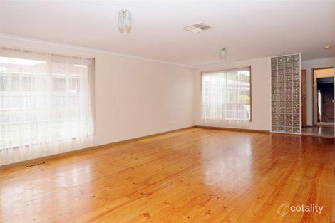 Property photo of 15 Metcalf Crescent Rowville VIC 3178