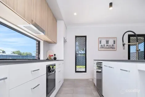 Property photo of 17 Gordon Avenue Pacific Heights QLD 4703