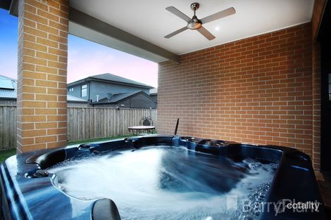 Property photo of 20 Edara Circuit Greenvale VIC 3059