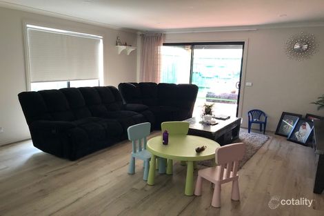 Property photo of 19 Karawarra Circuit Cranbourne North VIC 3977