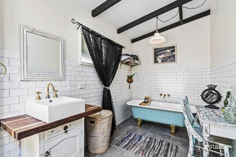 Property photo of 16 Canungra Court Clagiraba QLD 4211