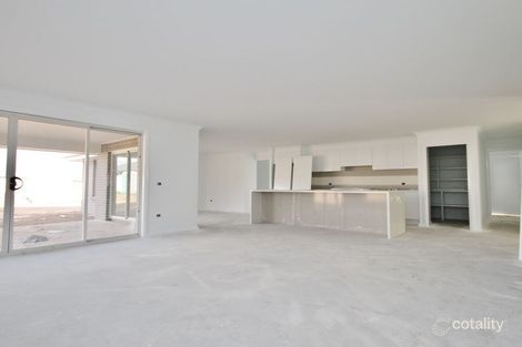 Property photo of 32 Mendel Drive Kelso NSW 2795