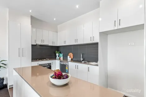 Property photo of 1/4 Vangelica Way South Morang VIC 3752