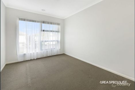 Property photo of 42 Mossey Crescent Cranbourne East VIC 3977