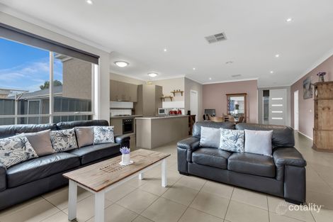 Property photo of 2 Gale Avenue Tarneit VIC 3029