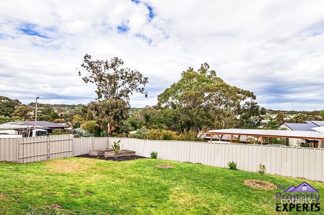 Property photo of 6 Flinders Crescent Hackham SA 5163