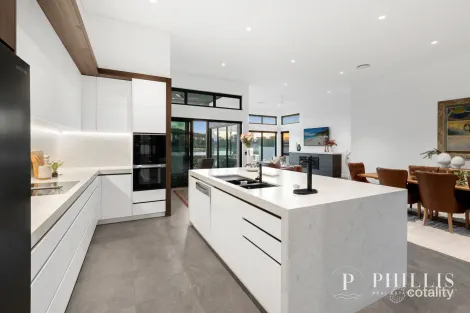 Property photo of 1838 Pinehurst Drive Hope Island QLD 4212