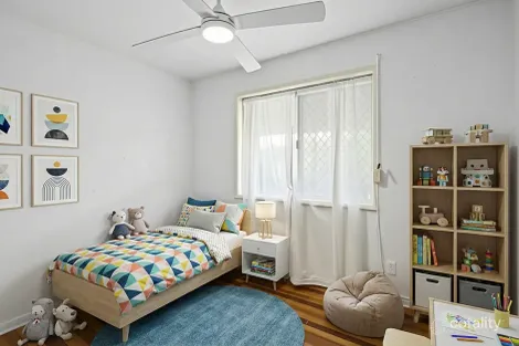 Property photo of 4 Britt Place McDowall QLD 4053