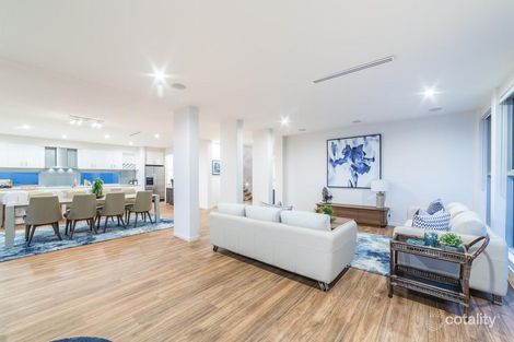 Property photo of 84 Sir Bruce Small Boulevard Benowa QLD 4217