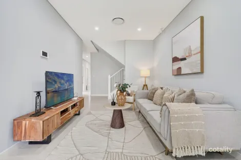 Property photo of 47A Mandoon Road Girraween NSW 2145