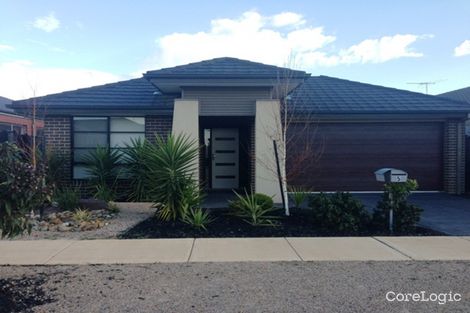 Property photo of 5 Snowsill Circuit Point Cook VIC 3030