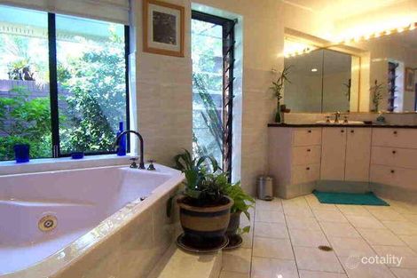 Property photo of 30 Coobowie Street Broadbeach Waters QLD 4218