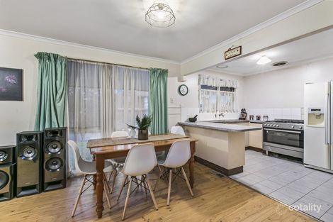 Property photo of 14 Rayner Close Rowville VIC 3178