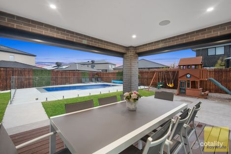 Property photo of 22 Glasshouse Way Truganina VIC 3029