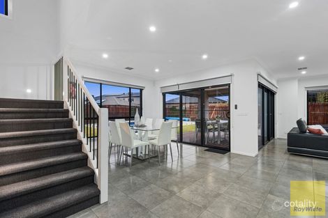 Property photo of 22 Glasshouse Way Truganina VIC 3029