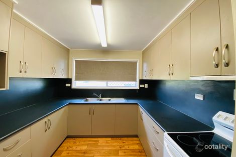 Property photo of 16 Hannah Crescent Dysart QLD 4745