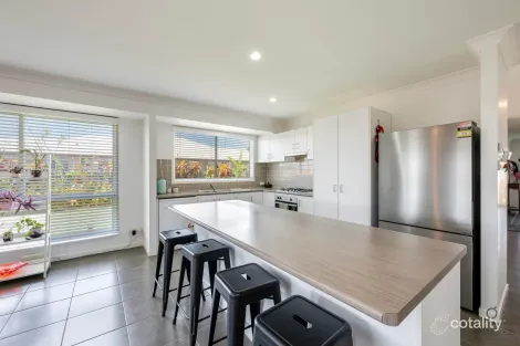 Property photo of 92 Foster Drive Bundaberg North QLD 4670