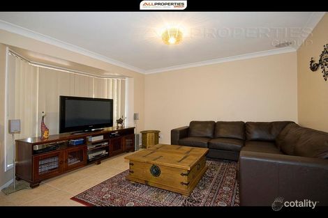 Property photo of 1 Glasshouse Crescent Forest Lake QLD 4078