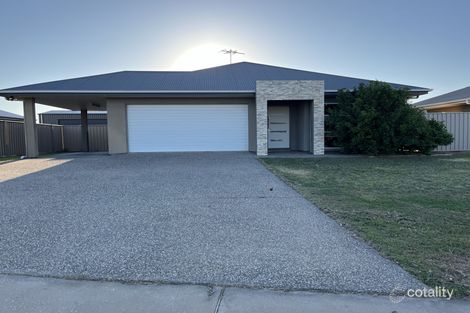 Property photo of 21 Lauren Drive Emerald QLD 4720