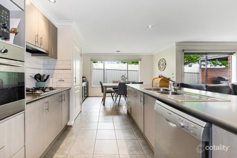 Property photo of 9 Pipetrack Circuit Cranbourne East VIC 3977