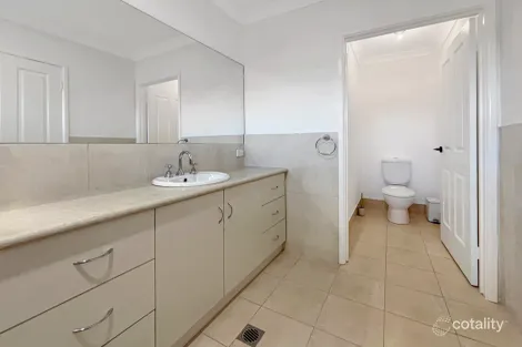 Property photo of 3 Angela Place Griffith NSW 2680