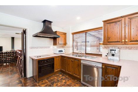 Property photo of 42 Hamilton Crescent Aberfoyle Park SA 5159