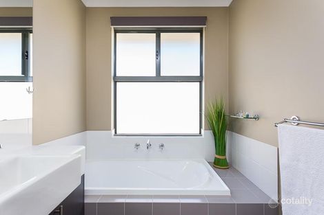 Property photo of 16 Arvine Link Caversham WA 6055