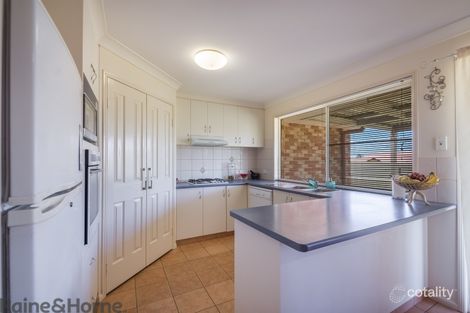Property photo of 2 Vanham Close Middle Ridge QLD 4350