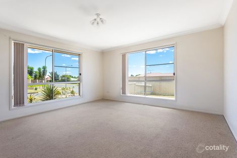 Property photo of 2 Vanham Close Middle Ridge QLD 4350