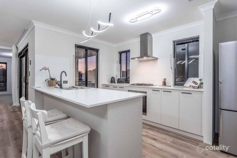 Property photo of 10 Dinsdale Place Hamersley WA 6022