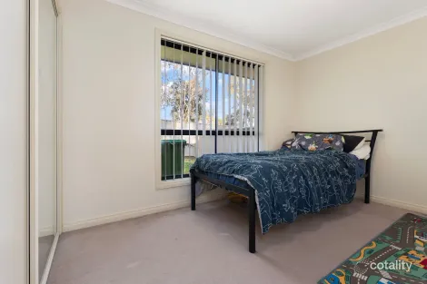 Property photo of 1 Dillagar Place Springdale Heights NSW 2641