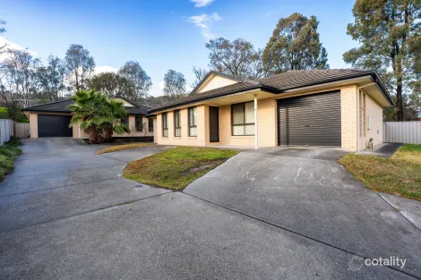 Property photo of 1 Dillagar Place Springdale Heights NSW 2641