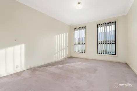 Property photo of 1 Dillagar Place Springdale Heights NSW 2641