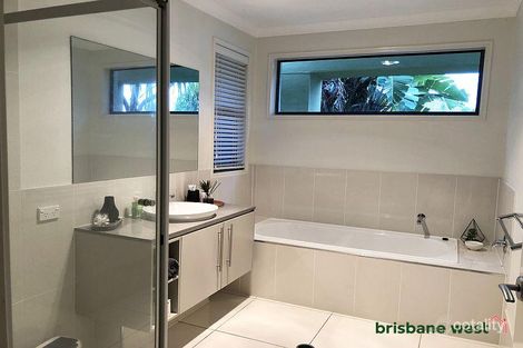 Property photo of 3 Terraldon Circuit Gumdale QLD 4154