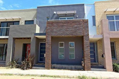 12 Oldis Cl, Caroline Springs, VIC 3023