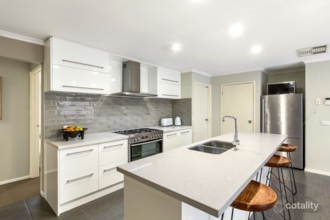 Property photo of 25 Hindmarsh Drive Manor Lakes VIC 3024