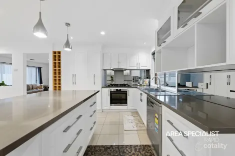 Property photo of 2 Bateman Grove Hampton Park VIC 3976