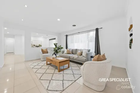 Property photo of 2 Bateman Grove Hampton Park VIC 3976