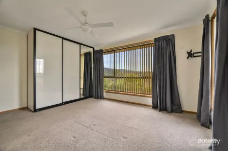 Property photo of 2/8 Bayview Drive Blackstone Heights TAS 7250