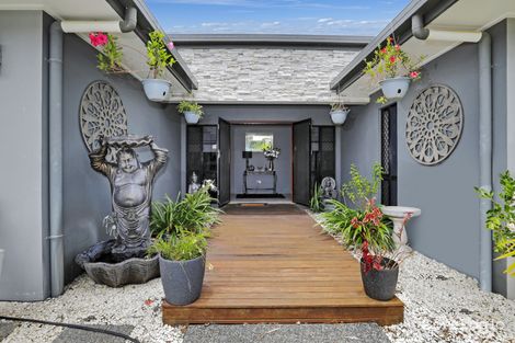 Property photo of 11 Greenvale Close Smithfield QLD 4878
