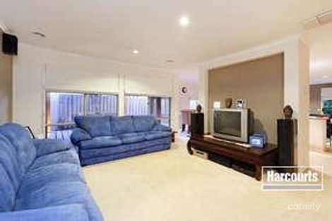 Property photo of 17 Pendulum Place Berwick VIC 3806