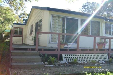 Property photo of 2 Kemp Close Buff Point NSW 2262