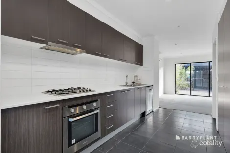 Property photo of 6 Olsen Walk Mill Park VIC 3082