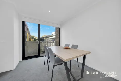 Property photo of 6 Olsen Walk Mill Park VIC 3082