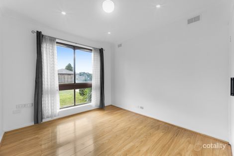 Property photo of 8 Fenfield Street Cranbourne VIC 3977