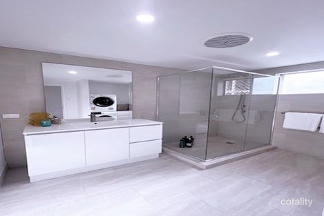 Property photo of 2/9 Anne Avenue Broadbeach QLD 4218